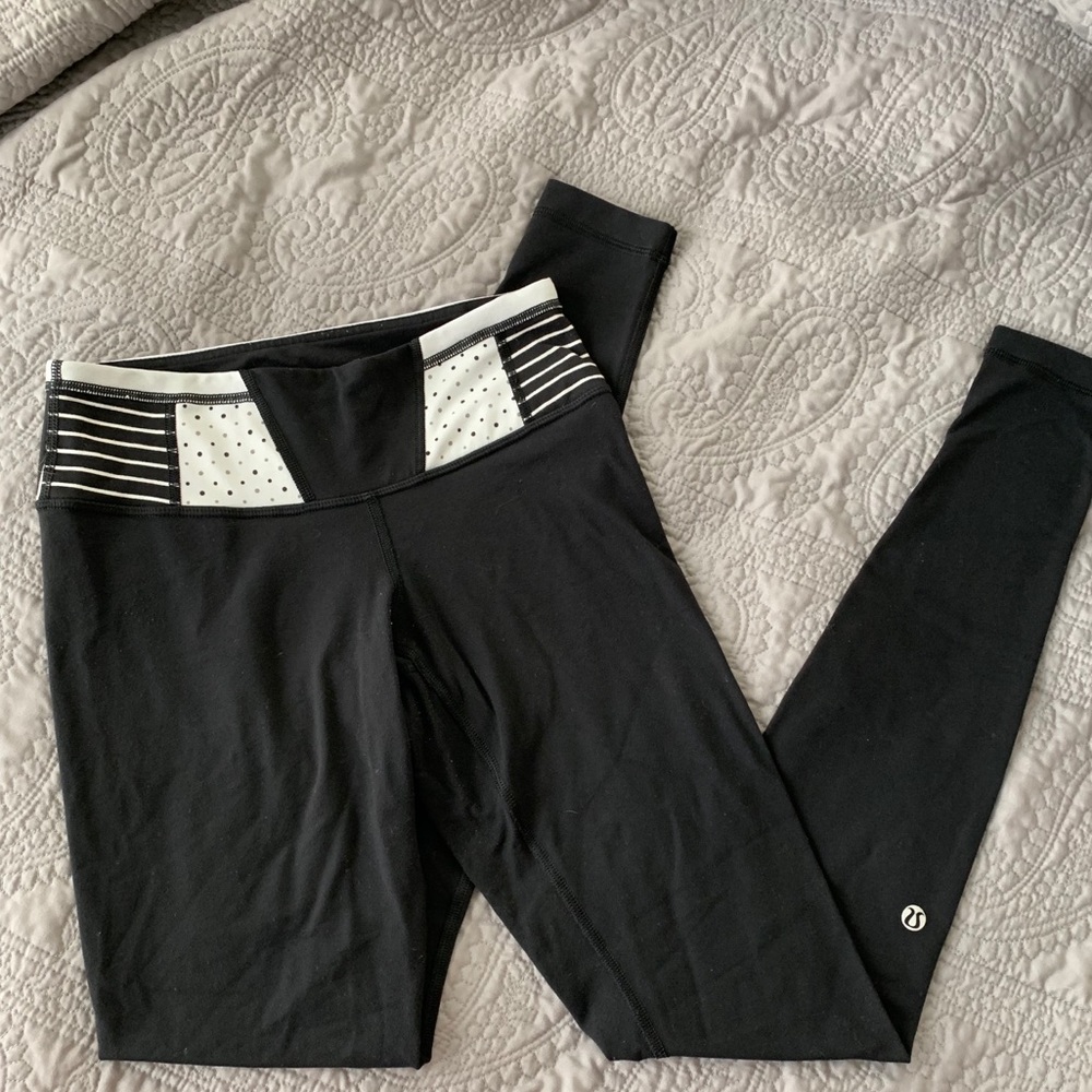 Black lululemon leggings